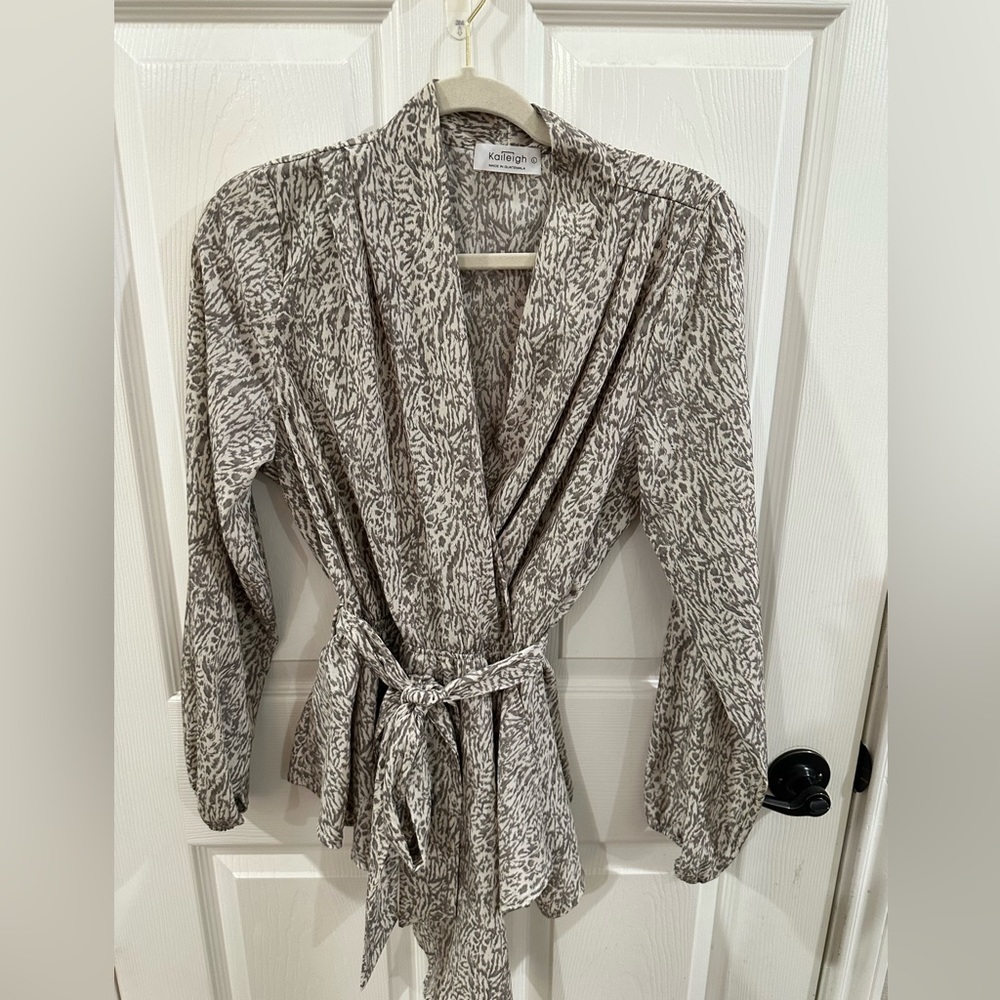 Kaileigh wrap like blouse size large